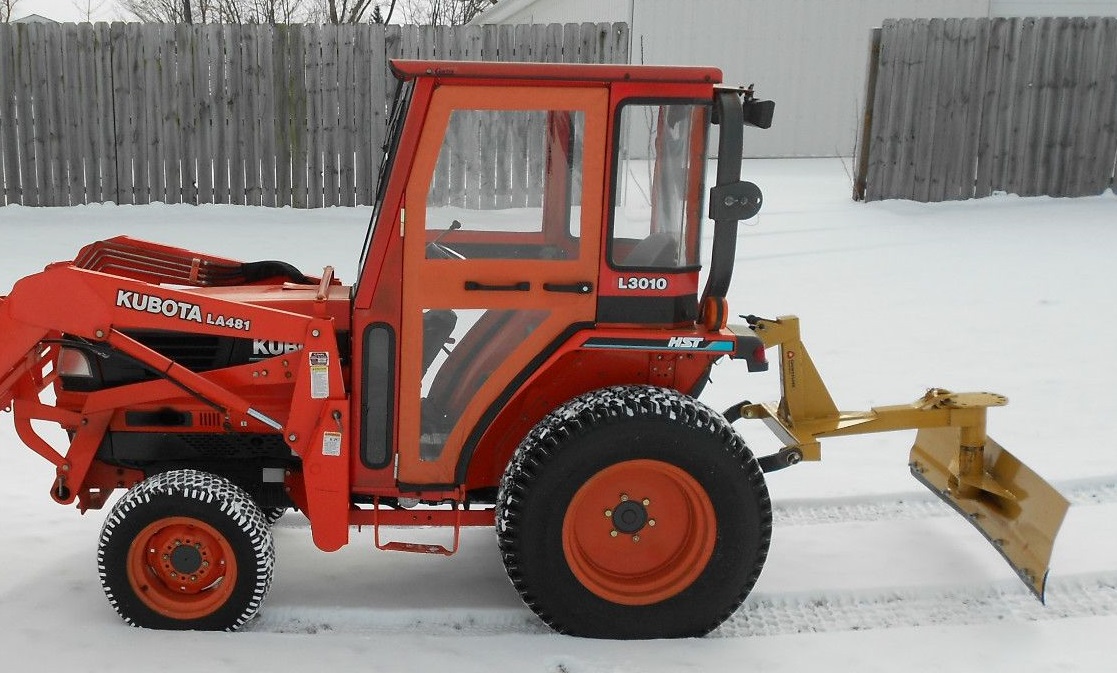 KUBOTA L3010 CZĘŚCI DO SILNIKA